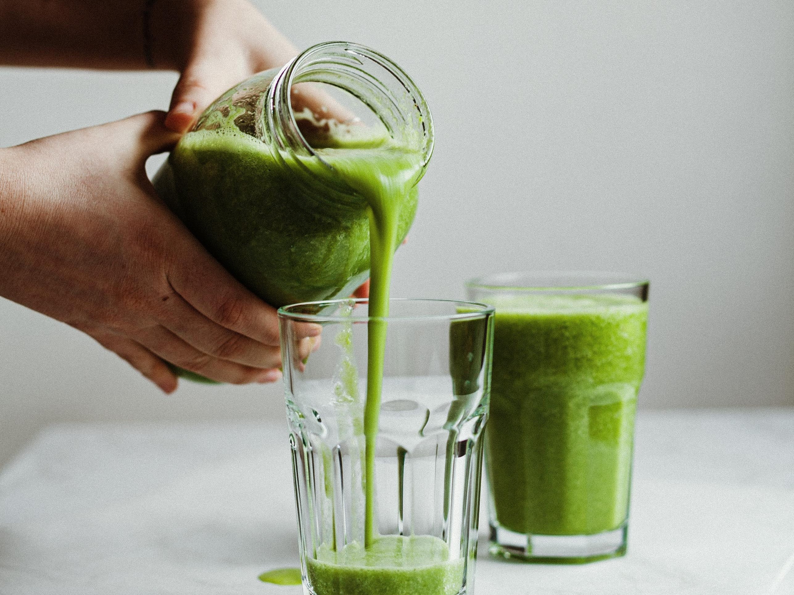 The Benefits of Drinking Celery-Apple Juice