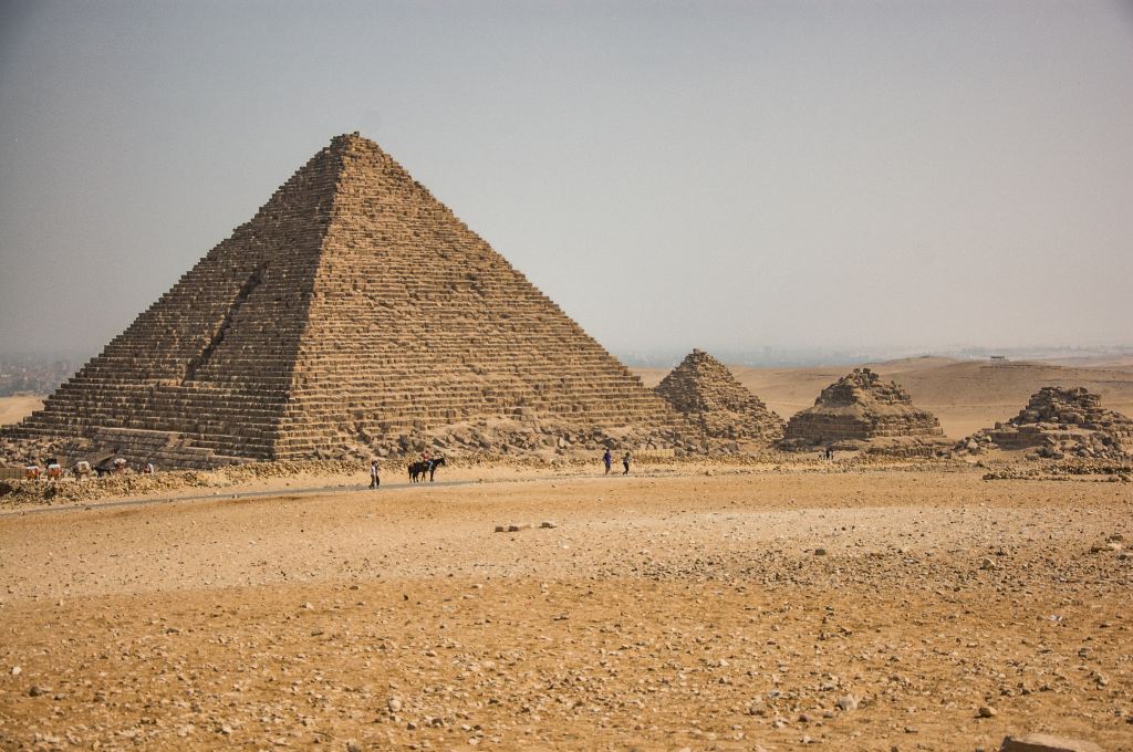 bucket list : pyramids